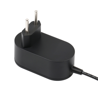 de Muur van 1000mA 12W 12V zet Batterijlader voor batterijen met de Stop van Brazilië op